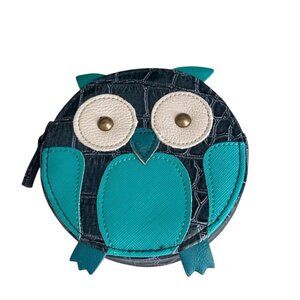 Owl-Shaped Coin Purse With Zipper Closure